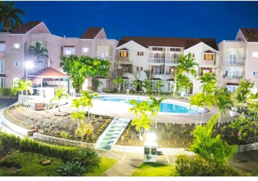 Fisherman'S Point Beach-Front Condomania Ocho Rios Buitenkant foto