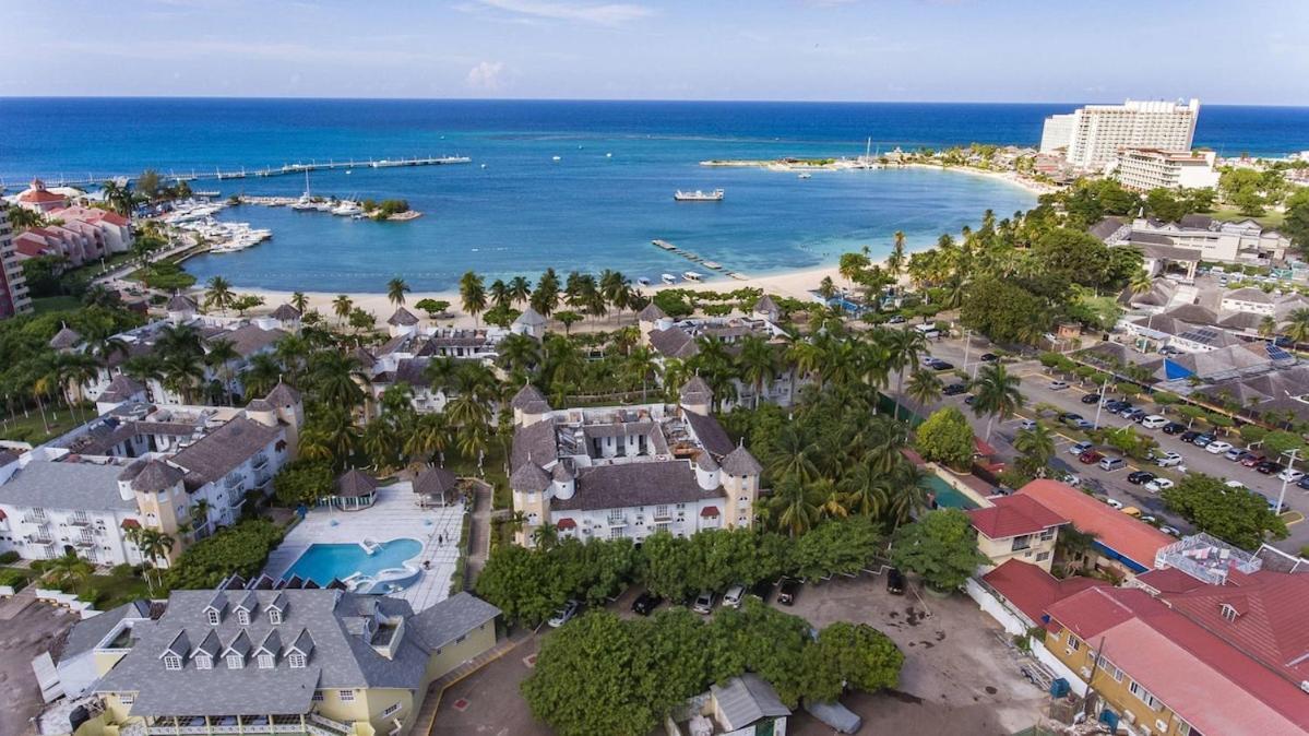 Fisherman'S Point Beach-Front Condomania Ocho Rios Buitenkant foto