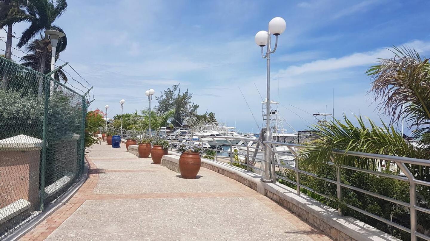 Fisherman'S Point Beach-Front Condomania Ocho Rios Buitenkant foto